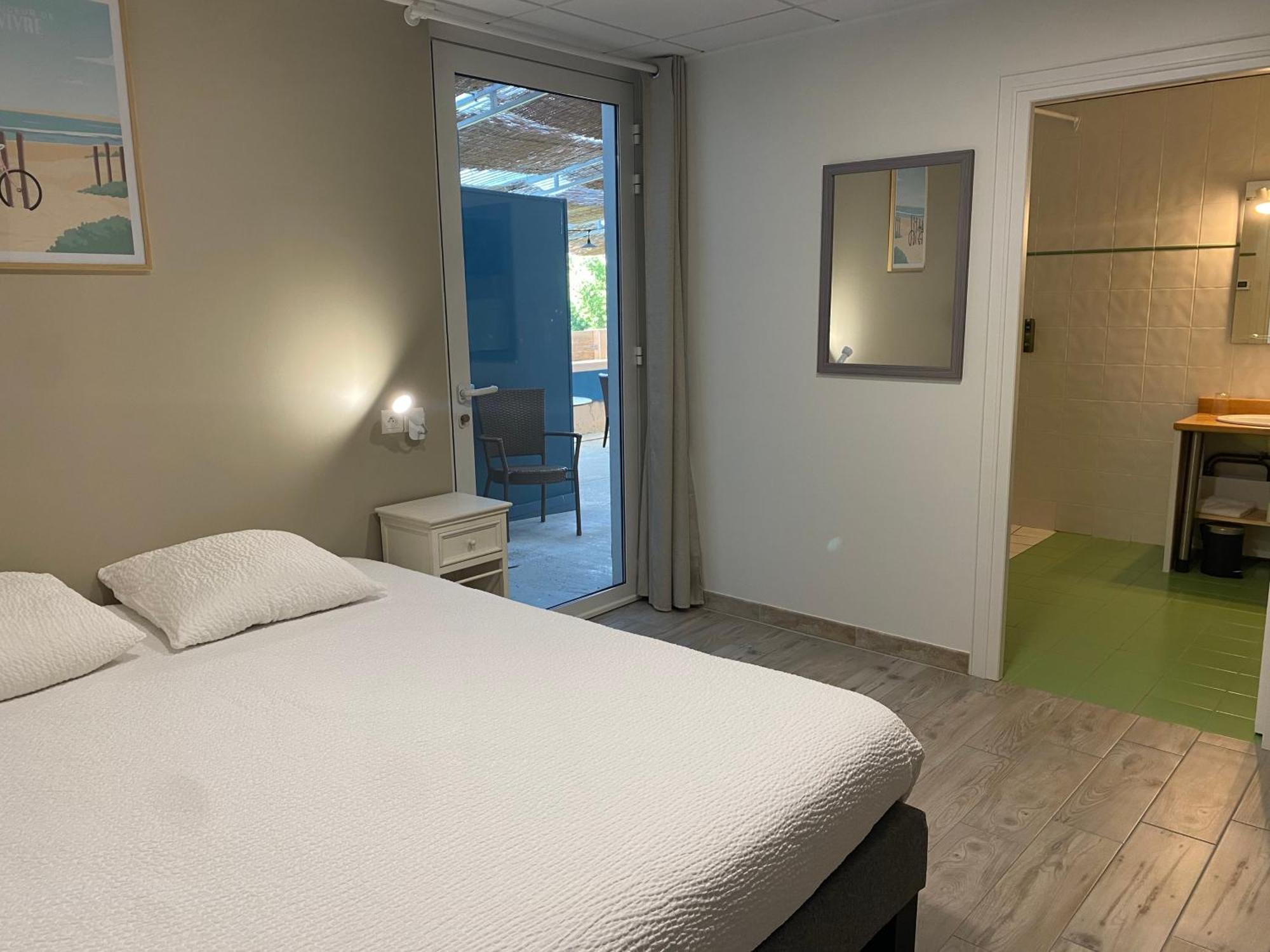 Logis Hotel Le Clos Pite Préchacq Eksteriør bilde